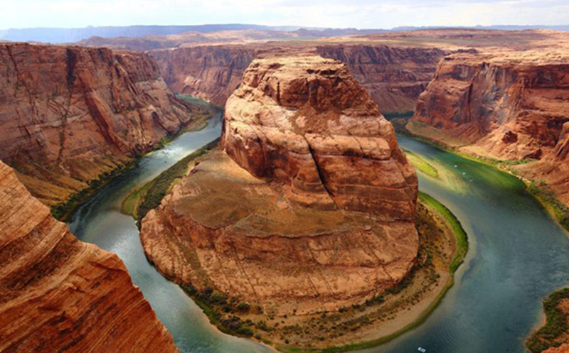 How Much Does Arizona Earn From Entertainment?